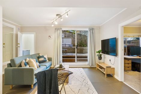 Photo of property in 21 Holt Avenue, Torbay, Auckland, 0630