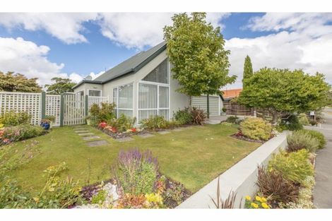 Photo of property in 46 Westgrove Avenue, Avonhead, Christchurch, 8042