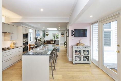 Photo of property in 16 Brenchley Avenue, Strowan, Christchurch, 8052