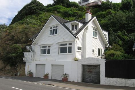 Photo of property in 318 The Esplanade, Island Bay, Wellington, 6023
