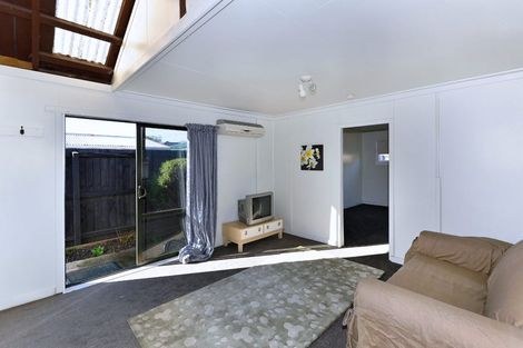 Photo of property in 154 Wainoni Road, Avondale, Christchurch, 8061