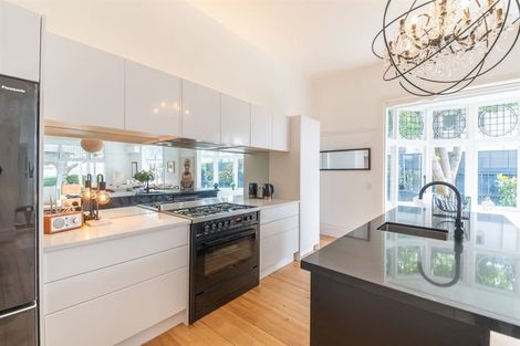 Photo of property in 80 Holly Road, St Albans, Christchurch, 8014