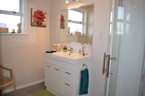 Photo of property in 84 Kirk Street, Otaki, 5512
