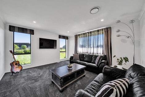 Photo of property in 15 Thomason Road, Egmont Village, New Plymouth, 4371