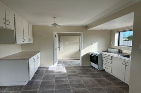 Photo of property in 1/2 Walter Strevens Drive, Conifer Grove, Takanini, 2112