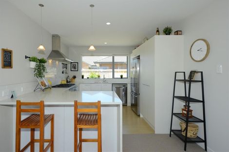 Photo of property in 10 Conie Glen Lane, Broomfield, Christchurch, 8042