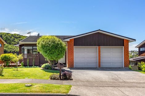 Photo of property in 17 Shackle Lane, Whitby, Porirua, 5024