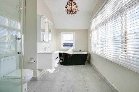 Photo of property in 23 Lincoln Road, Bluff Hill, Napier, 4110