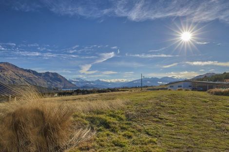 Photo of property in 7 Karearea Rise, Wanaka, 9305