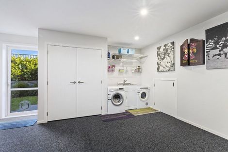 Photo of property in 2 Promontory Crescent, Newlands, Wellington, 6037