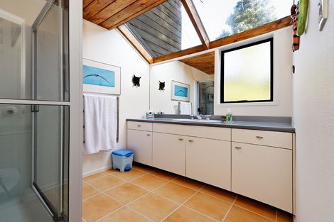 Photo of property in 234 Scenic Drive, Titirangi, Auckland, 0604