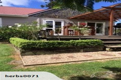 Photo of property in 5 Grovelands Way, Titirangi, Auckland, 0604