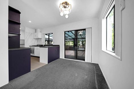 Photo of property in 69a Awaroa Road, Sunnyvale, Auckland, 0612