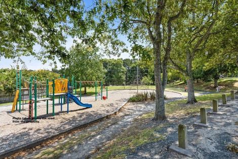 Photo of property in 2/12 Segedin Place, Glenfield, Auckland, 0629