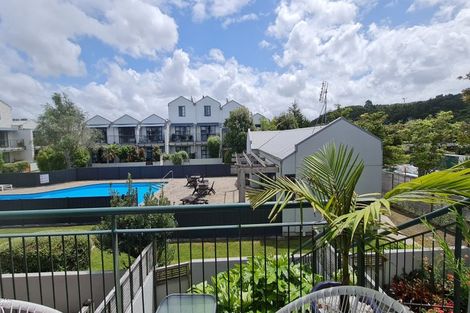 Photo of property in 2/5 Carolina Place, Albany, Auckland, 0632