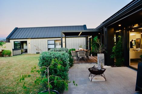 Photo of property in 16 Kaniera Terrace, Cambridge, 3434