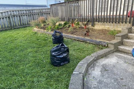 Photo of property in 158f1 Newlands Road, Newlands, Wellington, 6037