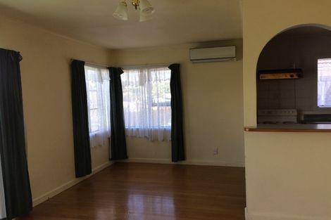 Photo of property in 120 Archibald Road, Kelston, Auckland, 0602