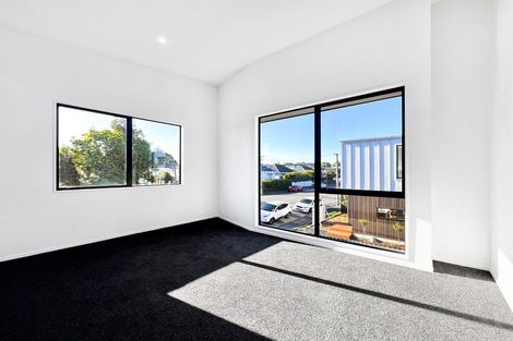 Photo of property in 1/74 Caledonian Road, St Albans, 8014