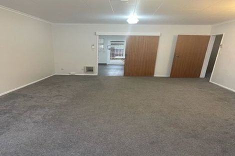 Photo of property in 30f2- Whitley Avenue, Ebdentown, Upper Hutt, 5018