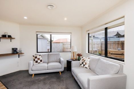 Photo of property in 17 Daniel Place, Kelvin Grove, Palmerston North, 4414