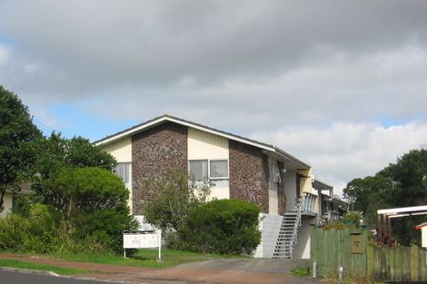 Photo of property in 4/70 West Coast Road, Glen Eden, Auckland, 0602