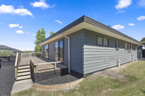 Photo of property in 96 Brian Crescent, Stanmore Bay, Whangaparaoa, 0932