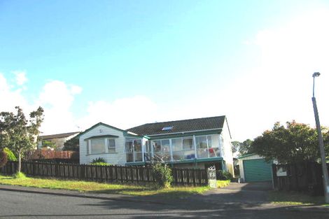 Photo of property in 14 Meadowood Drive, Unsworth Heights, Auckland, 0632