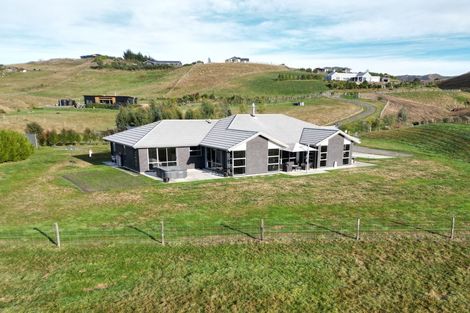 Photo of property in 52 Highlands Drive, Waipawa, 4210