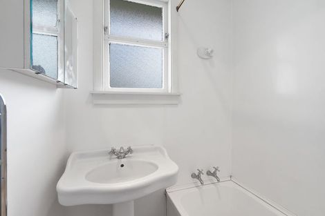 Photo of property in 21 Miro Street, Merrilands, New Plymouth, 4312