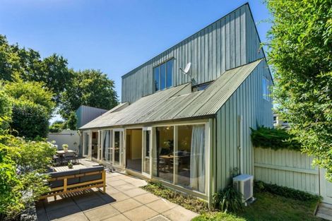 Photo of property in 8 Guinness Crescent, Ilam, Christchurch, 8041