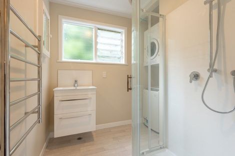 Photo of property in 58 Garden Road, Northland, Wellington, 6012