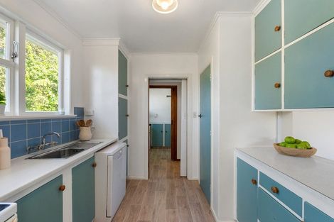 Photo of property in 129 Ruskin Road, Newlands, Wellington, 6037