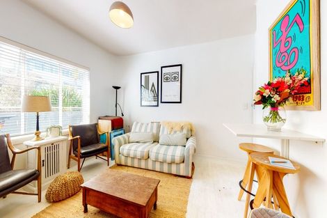 Photo of property in Hamilton Flats, 9u7 Hawker Street, Mount Victoria, Wellington, 6011