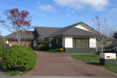 Photo of property in 19 Moycullien Lane, East Tamaki Heights, Auckland, 2016