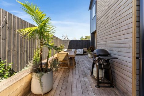 Photo of property in 16d Hamurana Place, Te Atatu Peninsula, Auckland, 0610