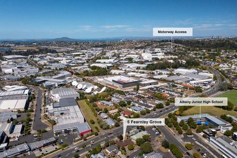 Photo of property in 5 Fearnley Grove, Albany, Auckland, 0632