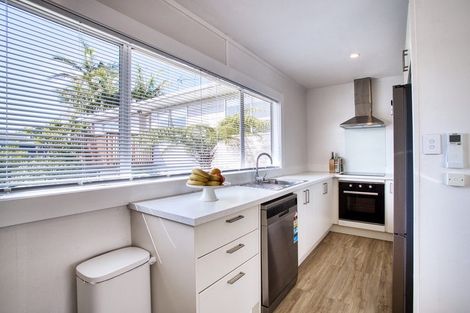 Photo of property in 2/34 Bayview Road, Bayview, Auckland, 0629