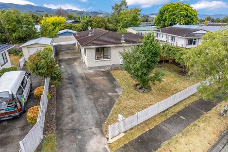 Photo of property in 42 Hartford Crescent, Totara Park, Upper Hutt, 5018
