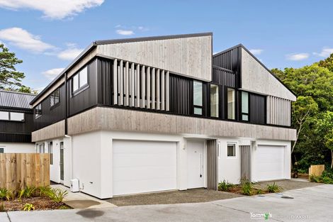 Photo of property in 10/6u Bushland Grove, Paparangi, Wellington, 6037