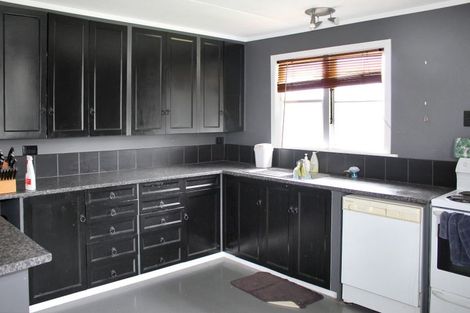 Photo of property in 10 Fairs Road, Milson, Palmerston North, 4414