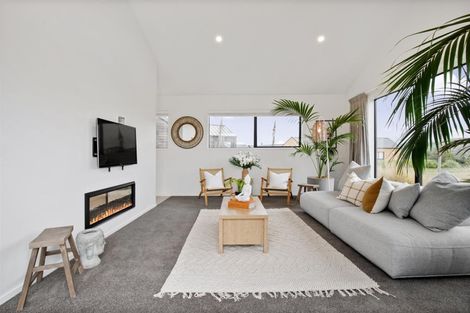 Photo of property in 7 Kinross Lane, Jacks Point, Queenstown, 9371