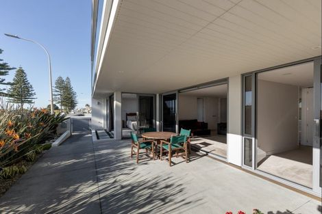 Photo of property in 81 Marine Parade, Mount Maunganui, 3116