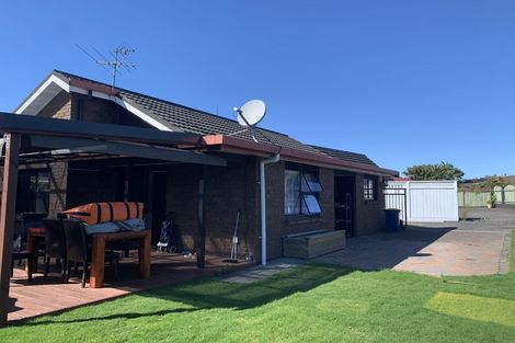 Photo of property in 16 Frank Evans Place, Henderson, Auckland, 0610