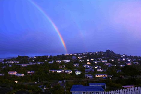 Photo of property in 42a Glanmire Road, Newlands, Wellington, 6037