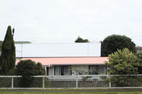 Photo of property in 10 Kingwell Street, Moturoa, New Plymouth, 4310