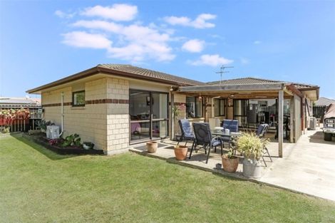 Photo of property in 9 Mccall Drive, Waiuku, 2123