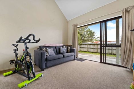 Photo of property in 220c Birkdale Road, Birkdale, Auckland, 0626