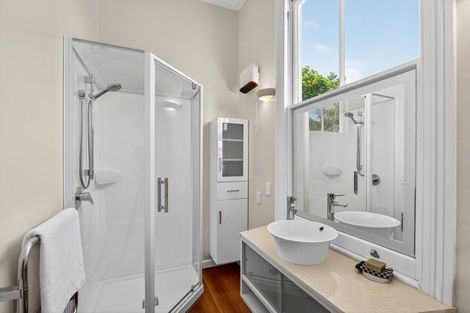 Photo of property in 9 Cobden Crescent, Bluff Hill, Napier, 4110