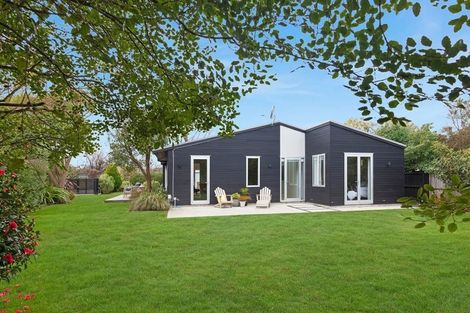 Photo of property in 9 Hadlow Place, Burnside, Christchurch, 8041